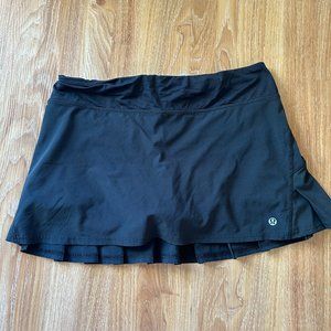 Lululemon women's black skirt